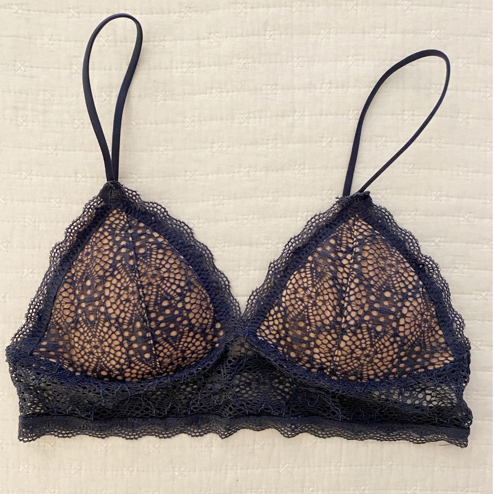 ❌❌SOLD❌❌French Affair Navy Lace Padded Bralette